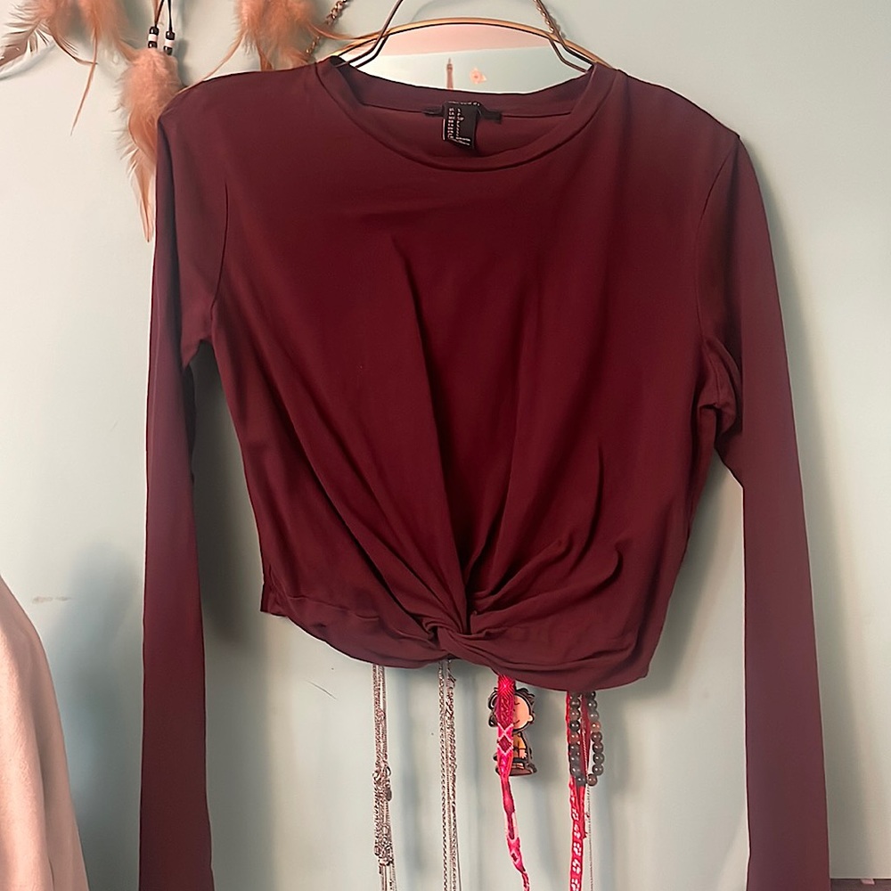 cute purplsh-red croped shirt long sleeve